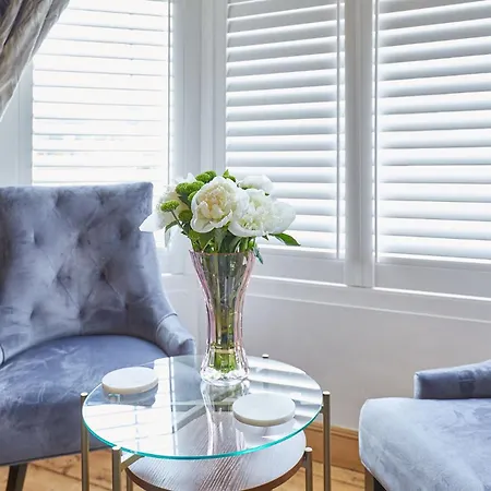 2, 15 Prospect Hill Apartment *