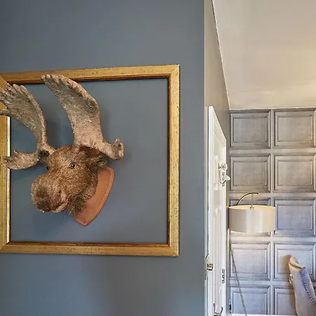 2, 15 Prospect Hill Apartment