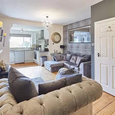 2, 15 Prospect Hill * Whitby