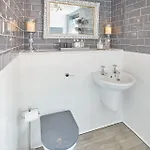 2, 15 Prospect Hill Whitby