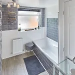 2, 15 Prospect Hill * Whitby