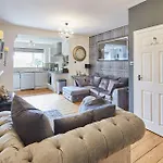2, 15 Prospect Hill * Whitby