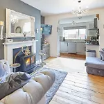 2, 15 Prospect Hill Apartament