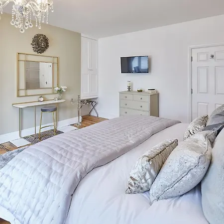 2, 15 Prospect Hill * Whitby