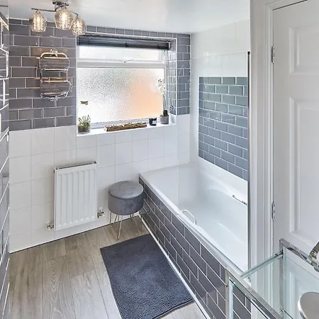 2, 15 Prospect Hill * Whitby