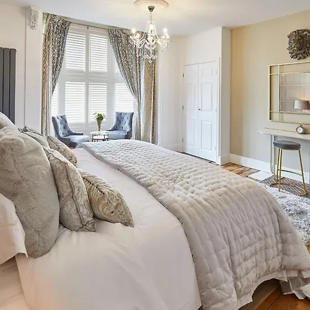 Apartment 2, 15 Prospect Hill