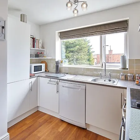 2, 15 Prospect Hill Whitby