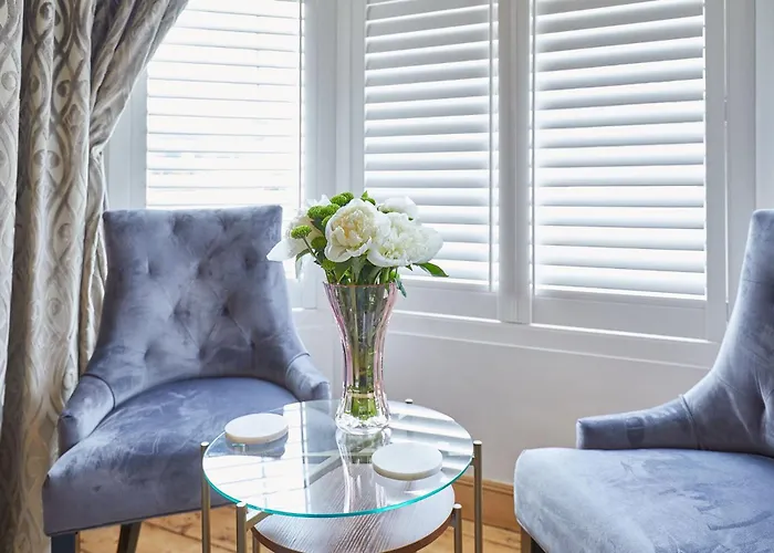 2, 15 Prospect Hill Apartment *