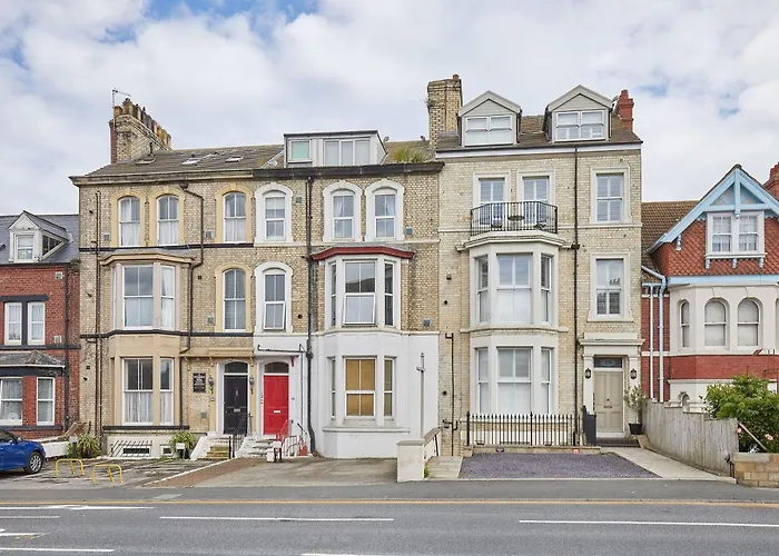 2, 15 Prospect Hill Apartment Whitby