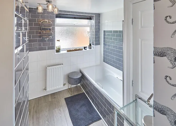 2, 15 Prospect Hill * Whitby