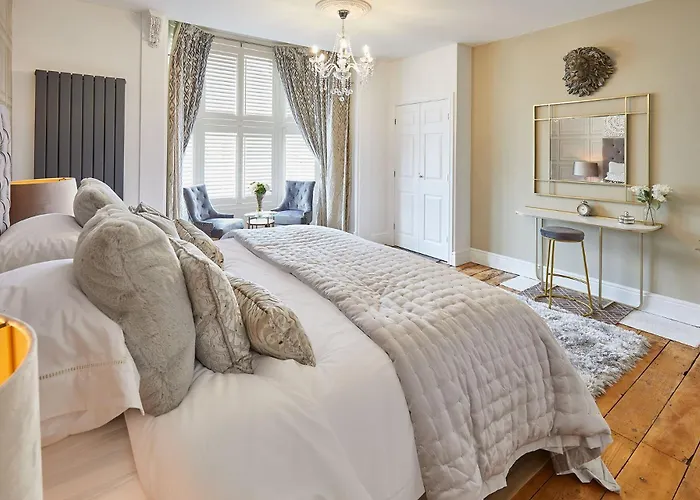 Apartment 2, 15 Prospect Hill