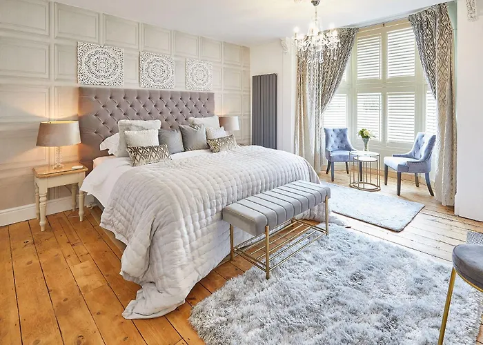 2, 15 Prospect Hill *