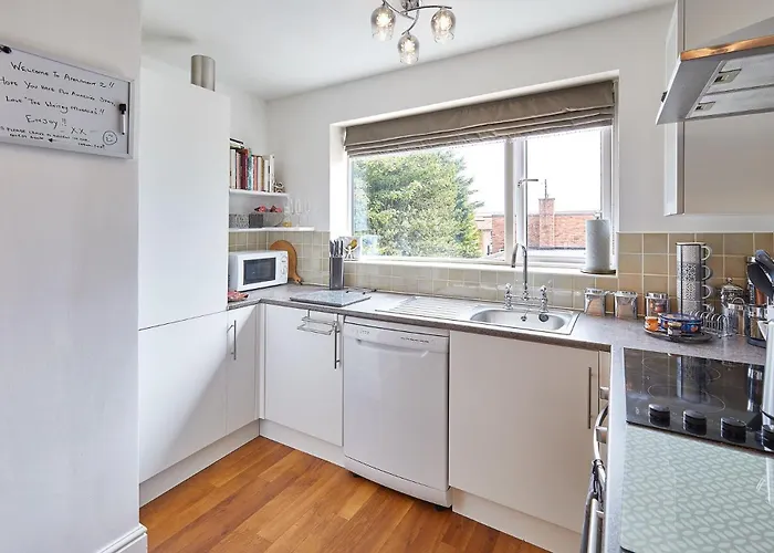 2, 15 Prospect Hill Whitby