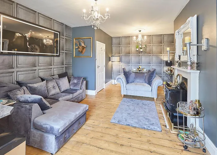 2, 15 Prospect Hill Apartment *