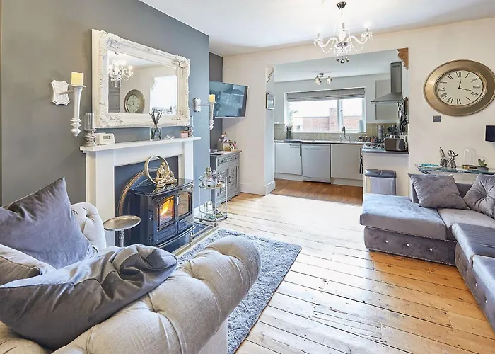 2, 15 Prospect Hill Apartment