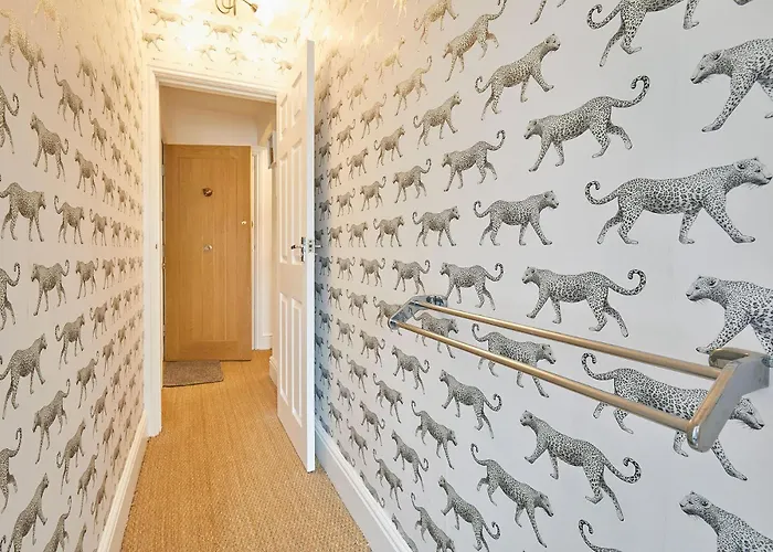 2, 15 Prospect Hill Apartment *