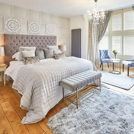 2, 15 Prospect Hill *